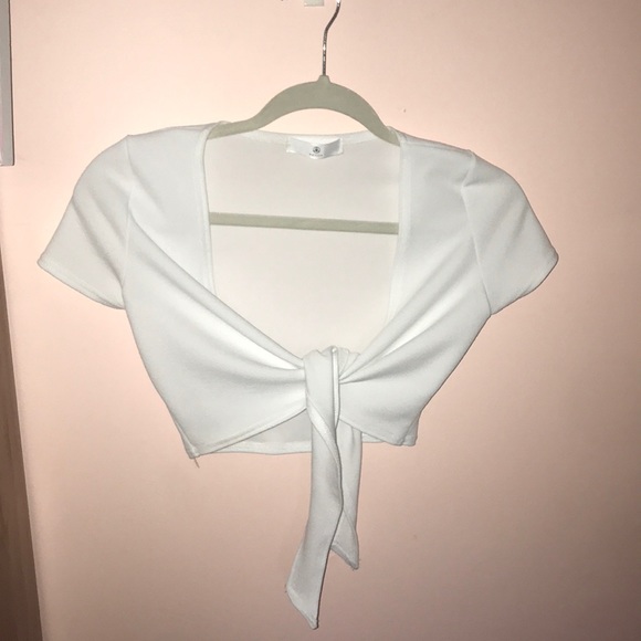 Cute white top, tie yourself - Picture 1 of 1